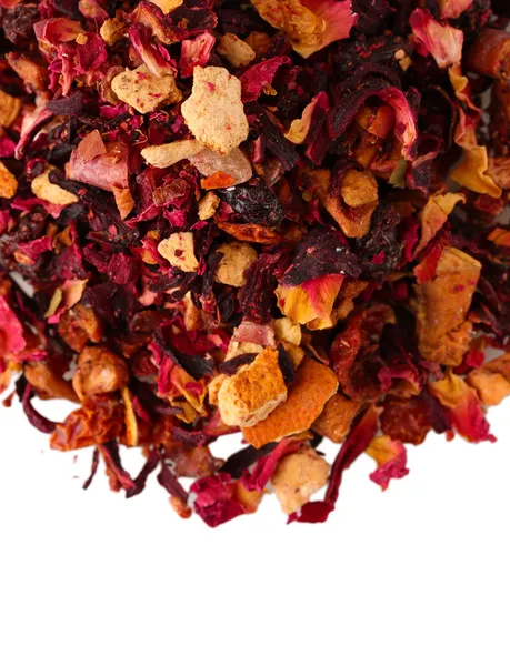 Aromatischer trockener Tee mit Früchten und Blütenblättern, isoliert auf weißem — Stockfoto