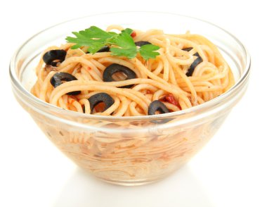İtalyan spagetti plaka üzerinde beyaz izole