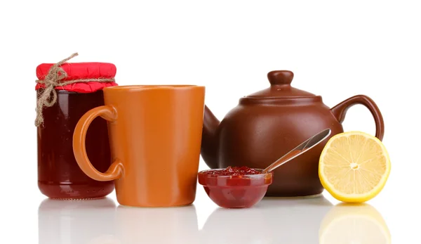 Hilfreicher Tee mit Marmelade für Immunität isoliert auf weiß — Stockfoto