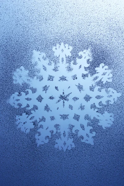 ウィンドウに雪片のパターン — ストック写真