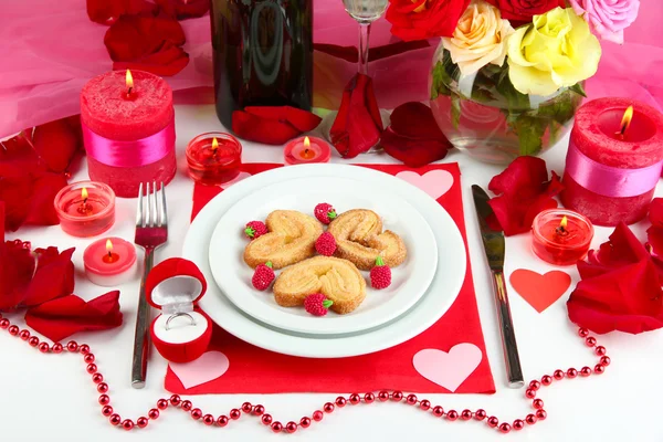 Table setting in honor of Valentine's Day close-up — Stock Photo, Image