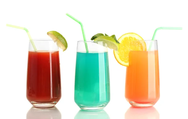 Drie cocktails geïsoleerd op wit — Stockfoto