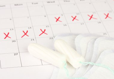 adet takvim ile hijyenik pedler ve tampon, yakın çekim