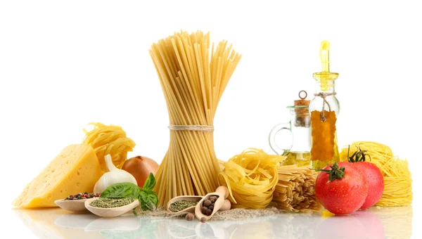 Pasta spaghetti, vegetables, spices and oil, isolated on white — Stock Photo, Image