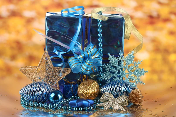 Christmas decoration on golden background — Stock Photo, Image