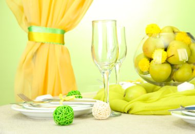 güzel tatil Tablo ayarı ile elma, yakın çekim