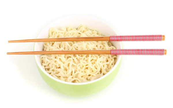 Asiatico tagliatelle in ciotola isolato su bianco — Foto Stock