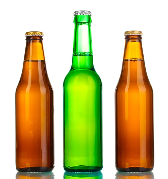 Tres botellas de cerveza aisladas en blanco — Foto de Stock