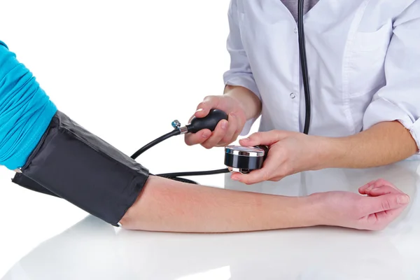 Medición de la presión arterial aislada en blanco —  Fotos de Stock
