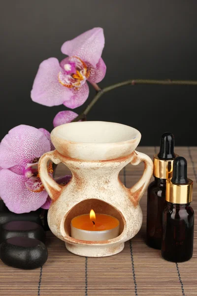 Aromatherapie lamp op grijze achtergrond — Stockfoto