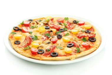 plaka üzerinde beyaz izole lezzetli pizza