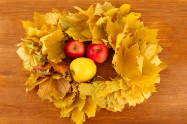 preparación de la masa de pizza aislada en blanco