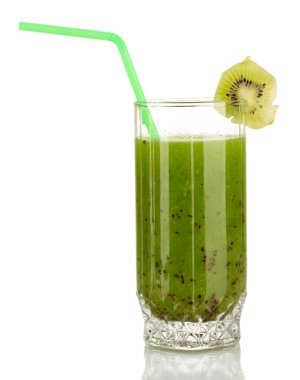 yeşil sebze suyu üzerinde beyaz izole