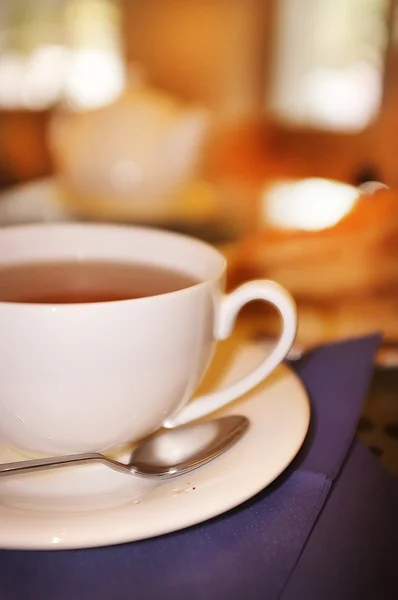 Tazza di tè nel caffè — Foto Stock