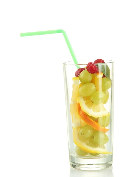 Transparentes Glas mit Zitrusfrüchten, isoliert auf weiß — Stockfoto