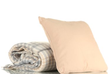 yünlü ekose kareli ve yastık, üzerinde beyaz izole