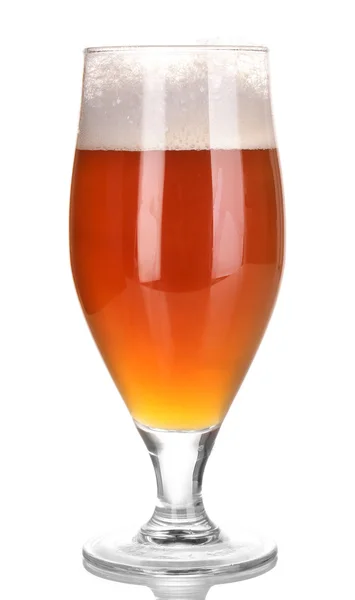 Glas bier geïsoleerd op wit — Stockfoto