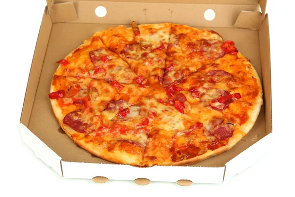 Pizza saborosa em caixa isolada em branco — Fotografia de Stock