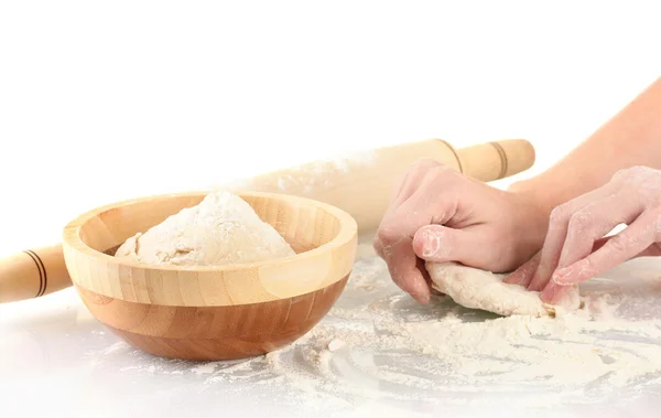 Preparación de masa de pizza aislada en blanco — Foto de Stock