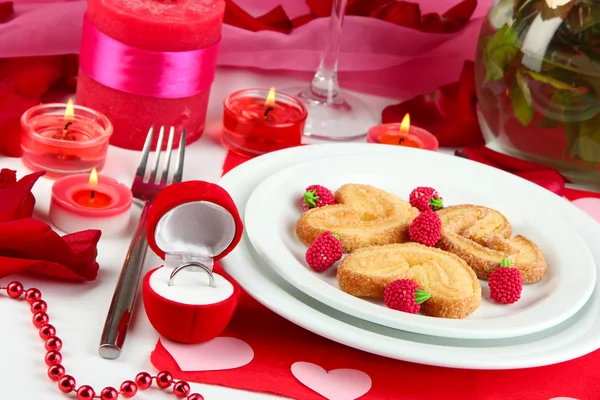 Table setting in honor of Valentine's Day close-up — Stock Photo, Image