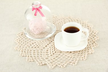 uçan daire üzerinde Marshmallows ışık arka plan şeffaf kapaklı