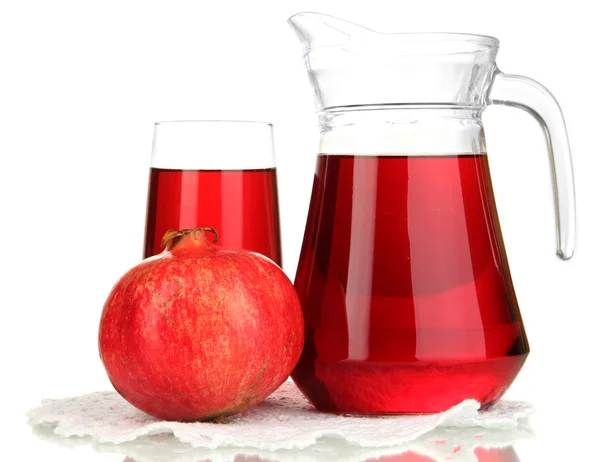 Full glass and jug of pomegranate juice and pomegranate isolated on white — Stock Photo, Image