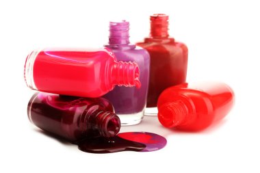 parlak beyaz üzerinde izole oje ile şişe açmak