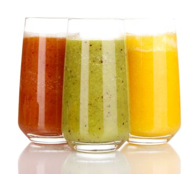 taze meyve suları üzerinde beyaz izole