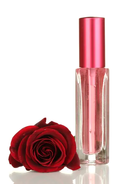 Perfume feminino em garrafa bonita com rosa isolada em branco — Fotografia de Stock