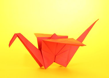 Origami turna Sarı zemin üzerine