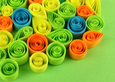 yakın çekim yeşil renkli renkli quilling