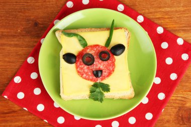 Gıda ahşap zemin üzerinde çocuklar için eğlenceli