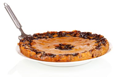 lezzetli pasta plaka üzerinde beyaz izole