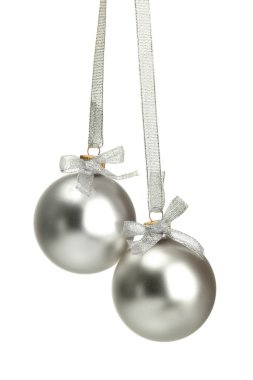 beyaz izole güzel Noel topları