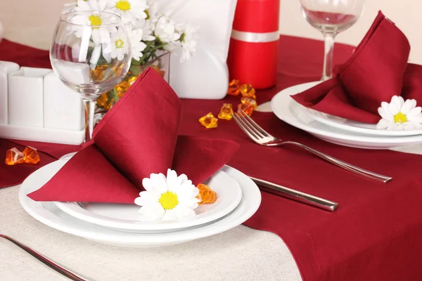 Elegante mesa en el restaurante —  Fotos de Stock