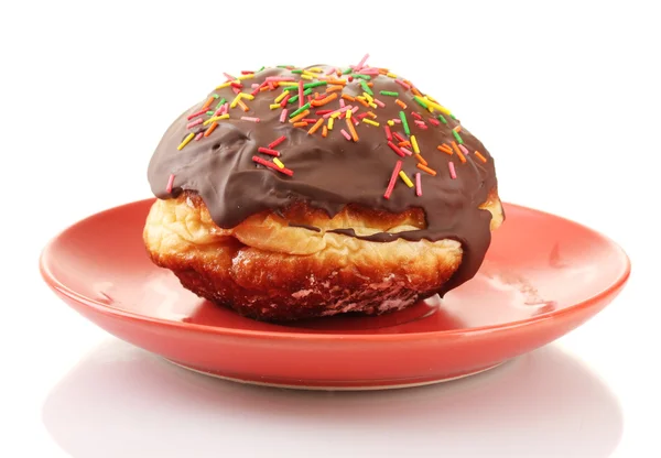 Sabroso donut en la placa de color aislado en blanco — Foto de Stock