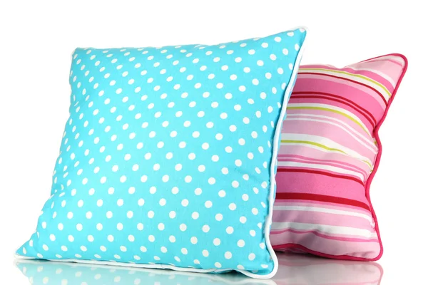 白で隔離された青とピンクの明るい枕 — ストック写真