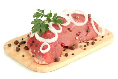 Çiğ et beyazı izole edilmiş.