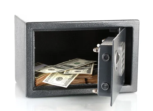 Peníze v otevřené bezpečné, izolované na bílém — Stock fotografie