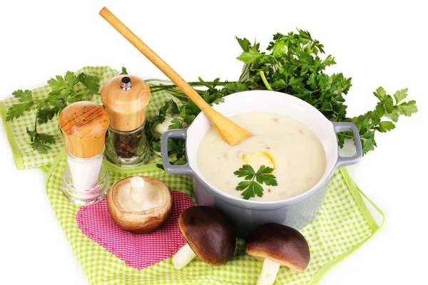 Aardappelpuree in steelpan met ingrediënten geïsoleerd op wit — Stockfoto