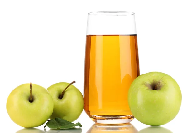 Användbara äppeljuice med äpplen runt isolerade på vit — Stockfoto