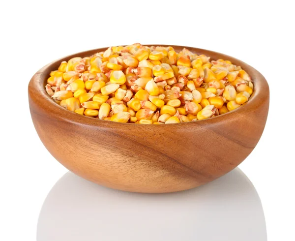 孤立在白色的木碗里的玉米 — 图库照片