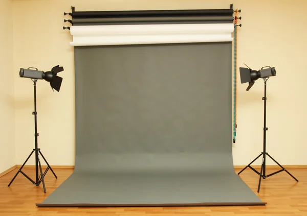 Empty photo studio with lighting equipment — Stock Photo, Image