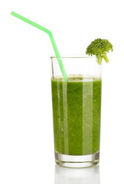 cam üzerine beyaz izole yeşil sebze suyu