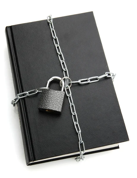 Черная книга с цепью, изолированные на белом — стоковое фото