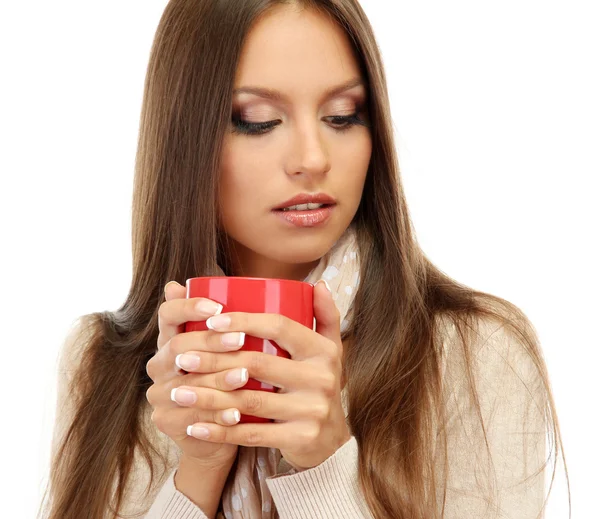 Schöne junge Frau mit einer Tasse Tee, isoliert auf weiß — Stockfoto