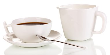 bir fincan sert kahve ve krem beyaz izole