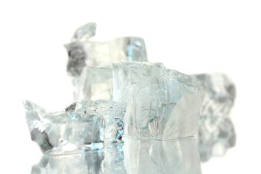 buz küpleri beyaz üzerinde izole