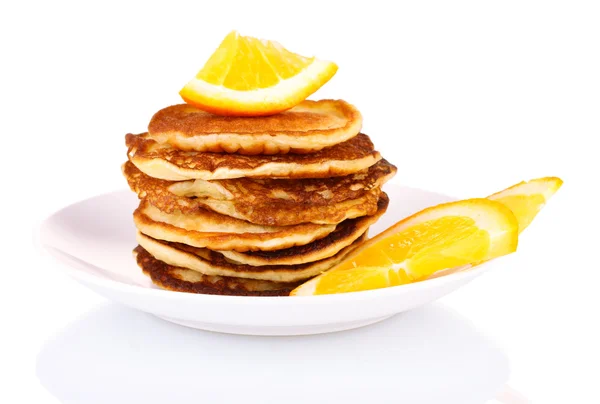 Deliciosos panqueques dulces aislados en blanco — Foto de Stock