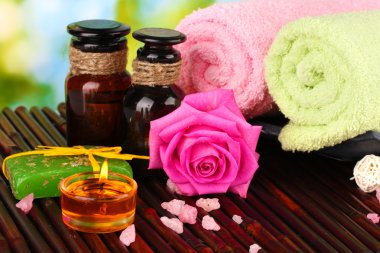 yeşil zemin üzerine Spa ayarı